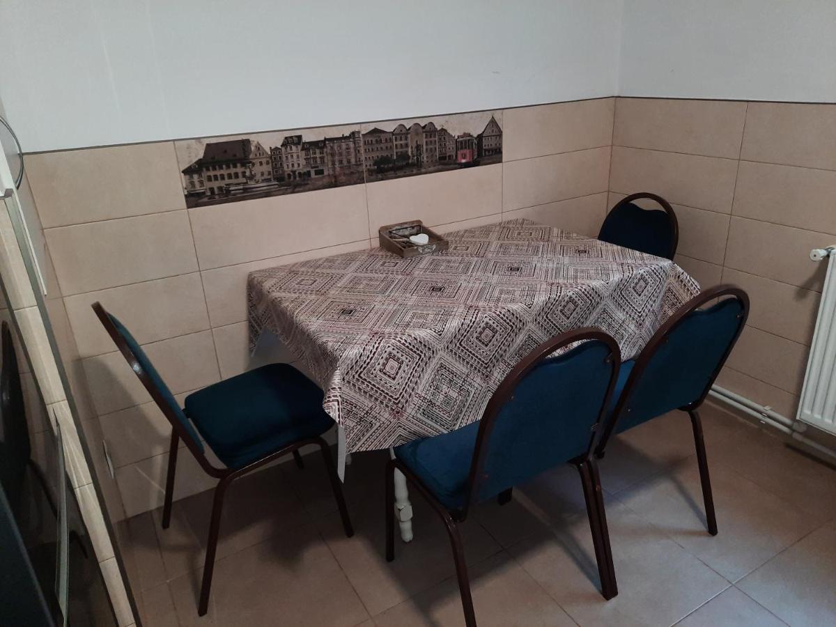 Cozy Three Rooms Apartment Cluj-Napoca Esterno foto