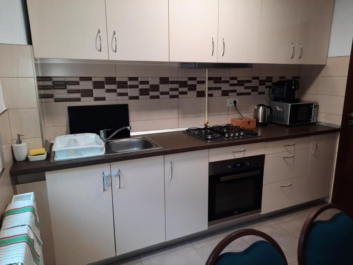 Cozy Three Rooms Apartment Cluj-Napoca Esterno foto