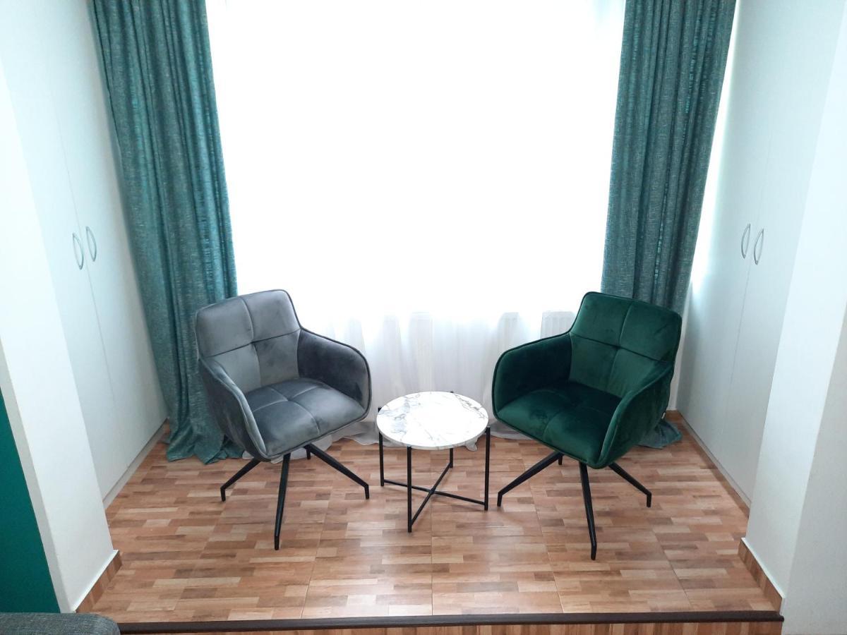 Cozy Three Rooms Apartment Cluj-Napoca Esterno foto